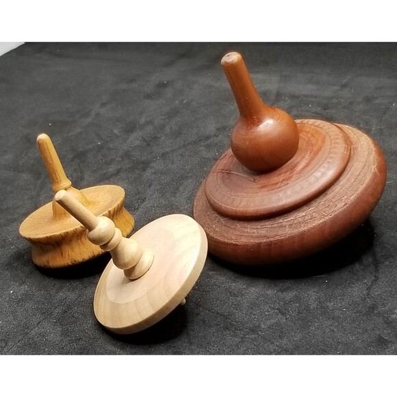 Handmade wooden spinning tops - Picture 2 of 11